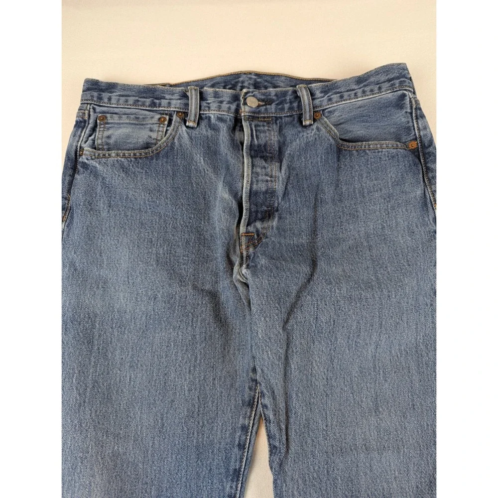Levi's 501 Original Fit Button Fly Blue Denim Jeans Mens 35x30 Medium Wash